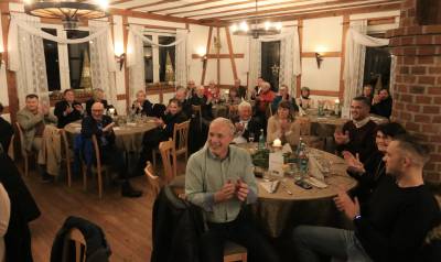 Unsere Gste lauschen dem spannenden Vortrag