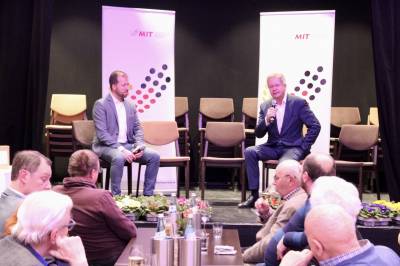 Im Gespräch mit den Mitgleidern (3)